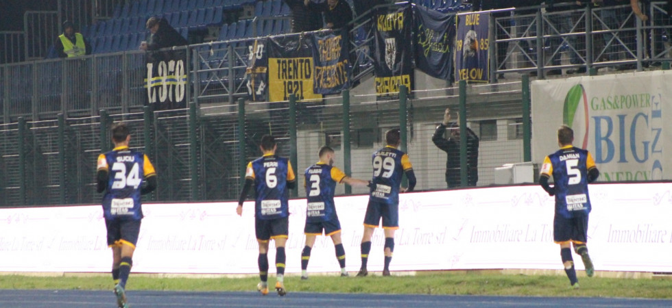 Tre vittorie consecutive per il Trento e ora è a -2 dalla salvezza diretta (anche se resta terzultima perché anche dietro
